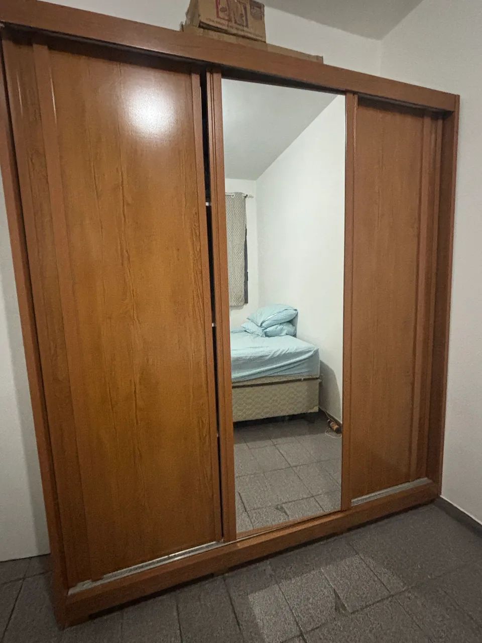 Guarda-roupa casal