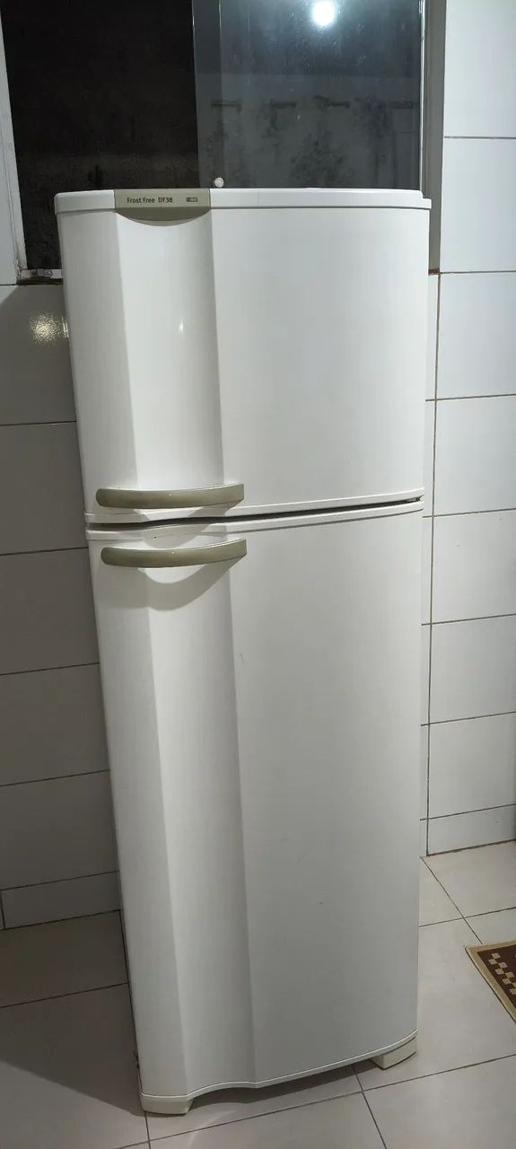 Vende-se Geladeira 