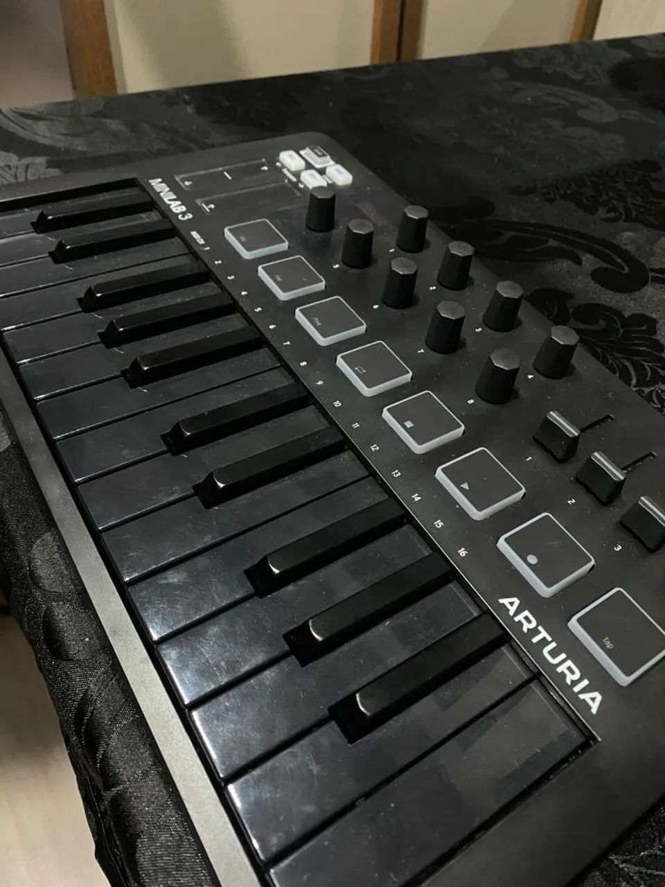 Teclado controlador Arthuria 25 teclas preto - Instrumentos
