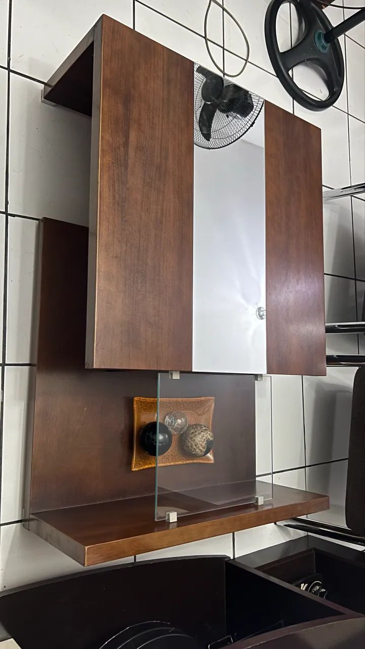 Mesa de Centro de Madeira MDF e tampo de vidro usada