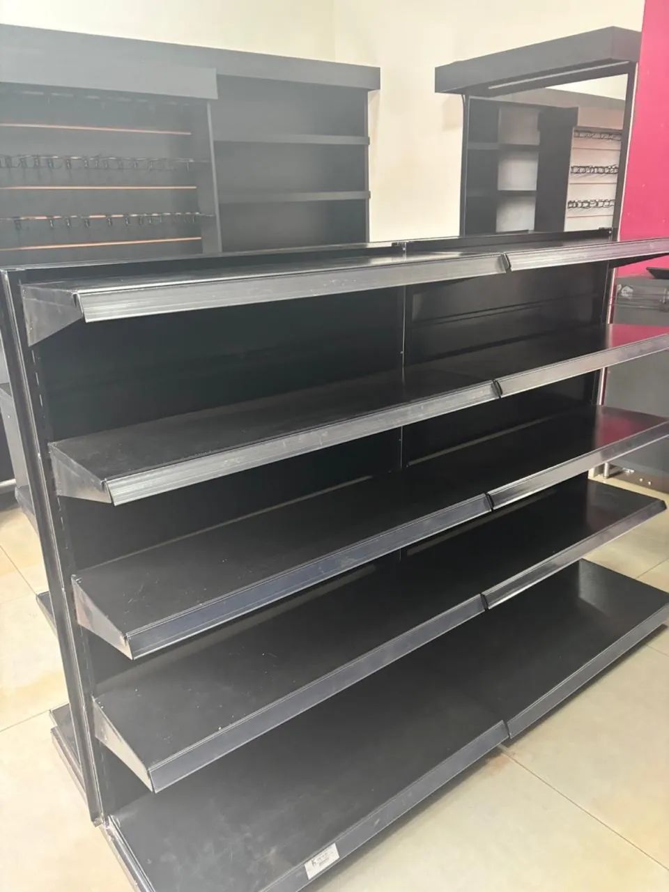 Gôndolas de Centro para Supermercado/Loja - Excelente Estado - Foto 2