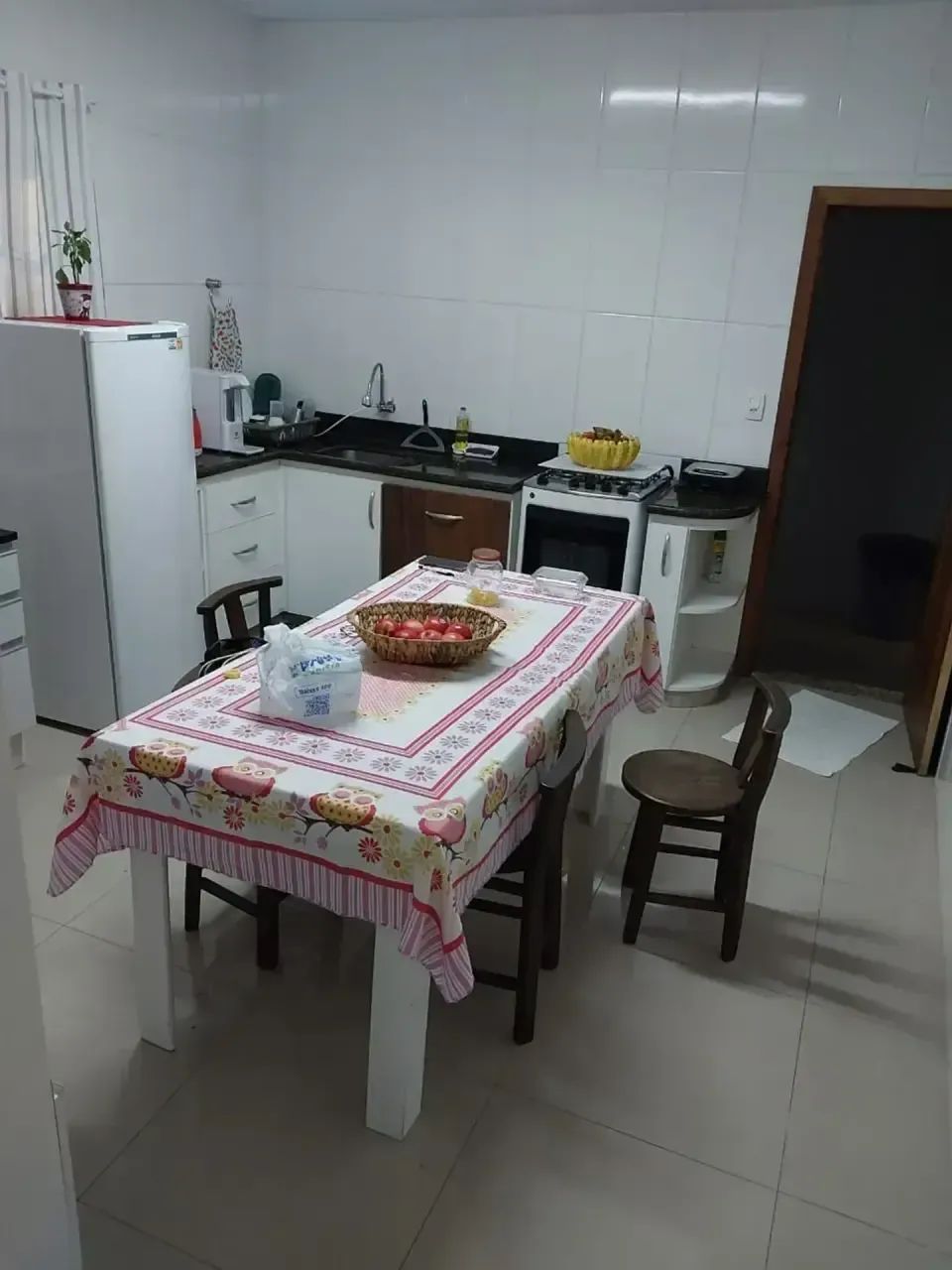 CASA COM 5 QUARTOS SENDO 1 SUITE COM PISCINA NO BAIRRO CARIANOS EM FLORIANOPOLIS-SC - Foto 5