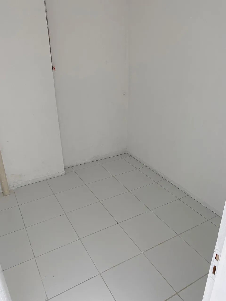 Alugo quarto para homem solteiro 