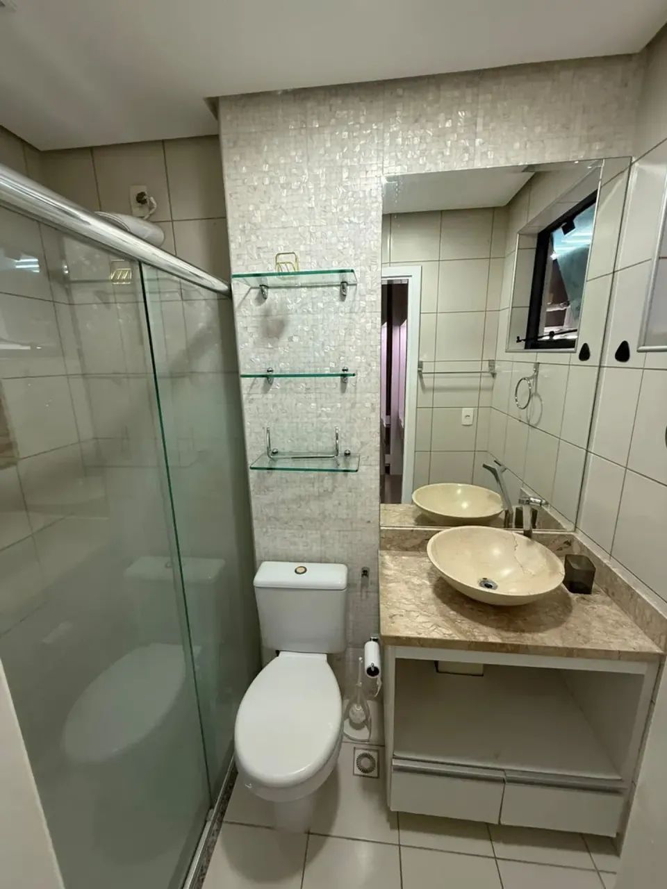 ILHAS GREGAS, MOBILIADO,  96m2, REFORMADO COM 2 QTOS S/ 1 SUÍTE COM CLOSET. - Foto 4