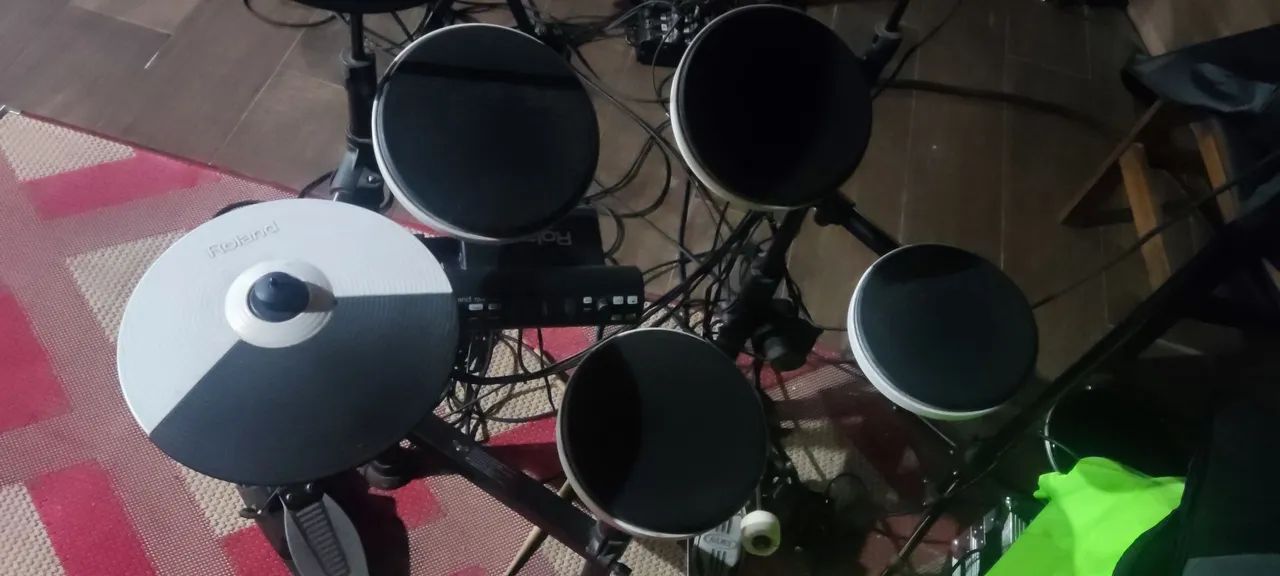 Bateria eletrônica Roland TD4