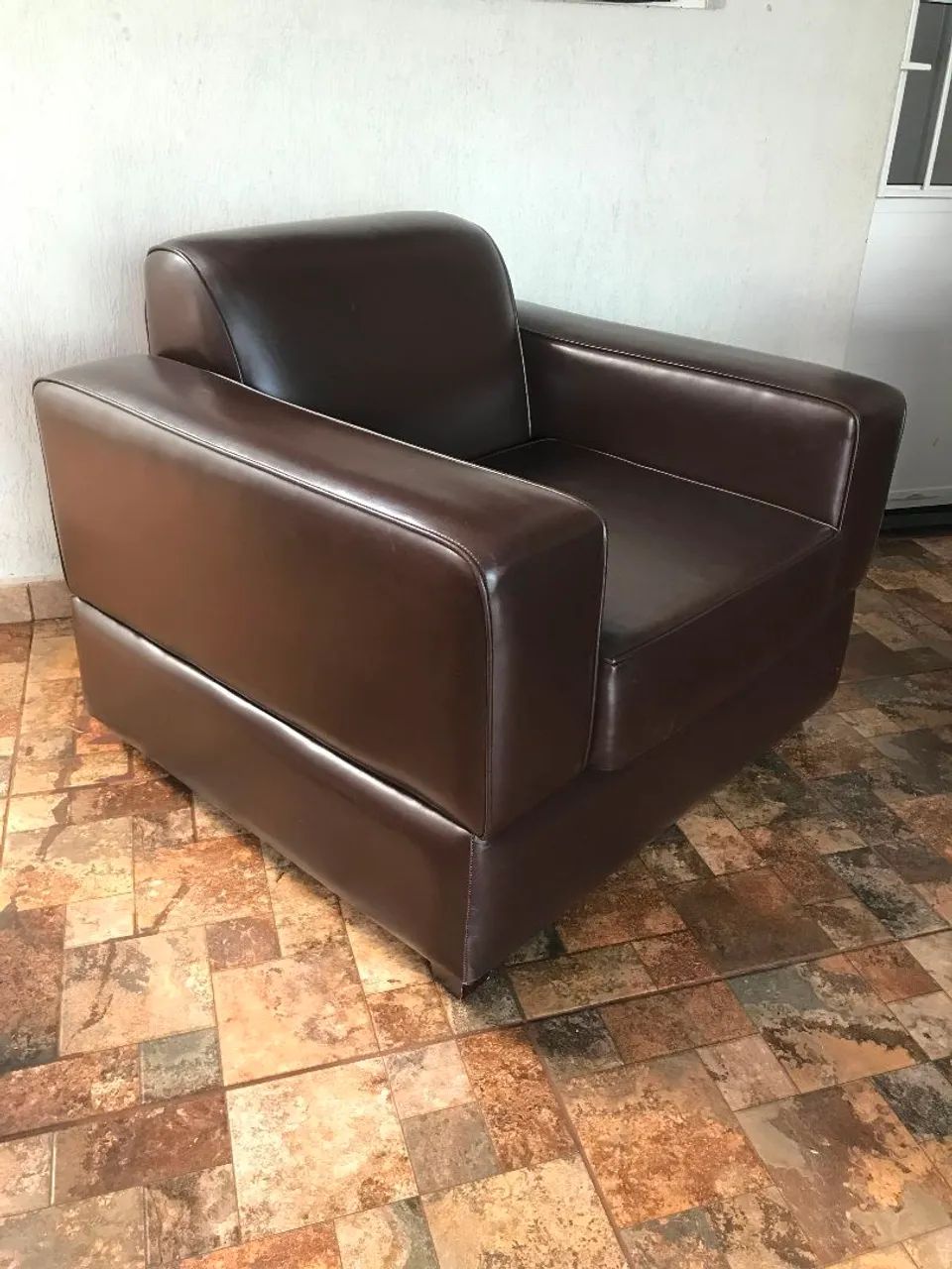 Linda Poltrona De Luxo Couro marrom  - Foto 2