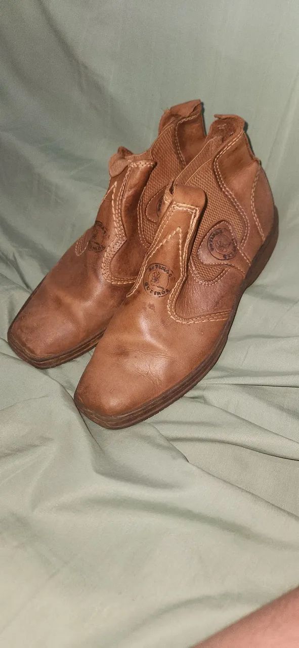 Bota Couro Marrom Tam 40 estado Excelente  - Foto 2