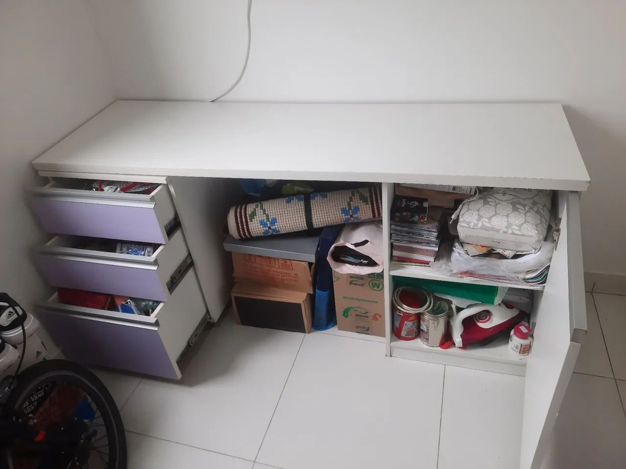 Escrivaninha branca e roxa - Foto 2