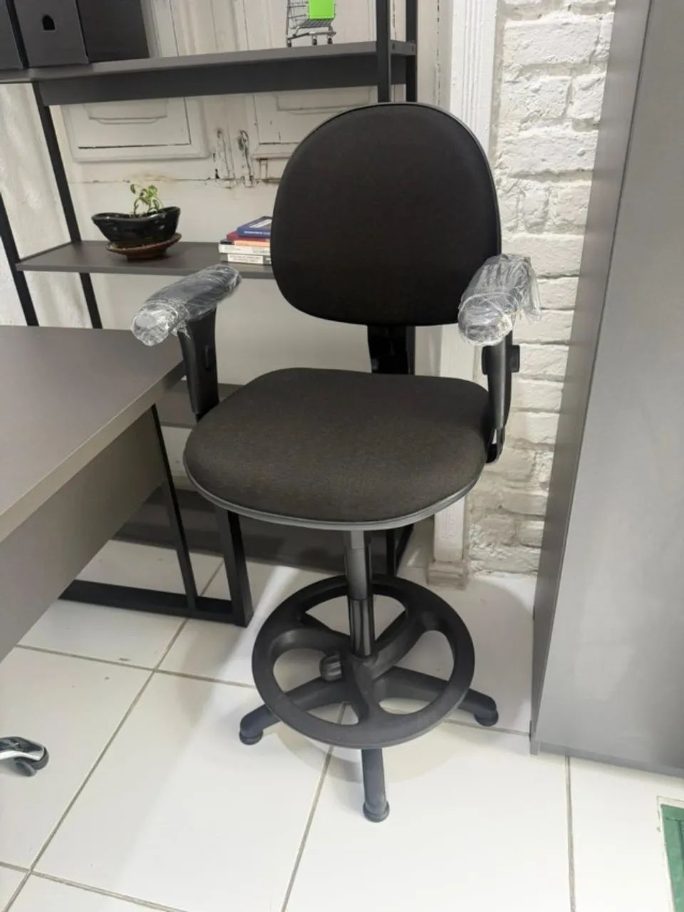 cadeira caixa executiva com braço 