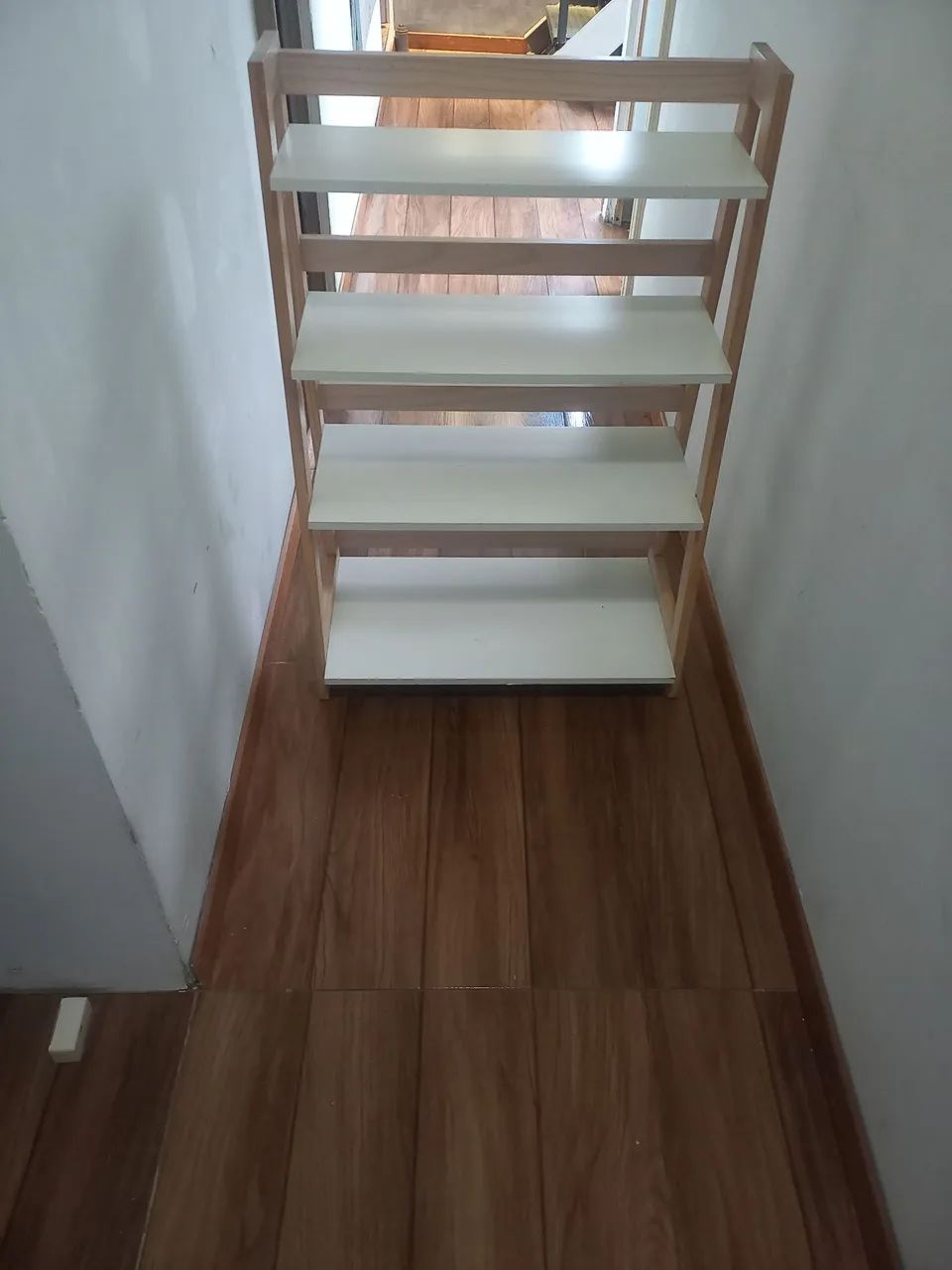 Prateleira de chão madeirada  - Foto 2