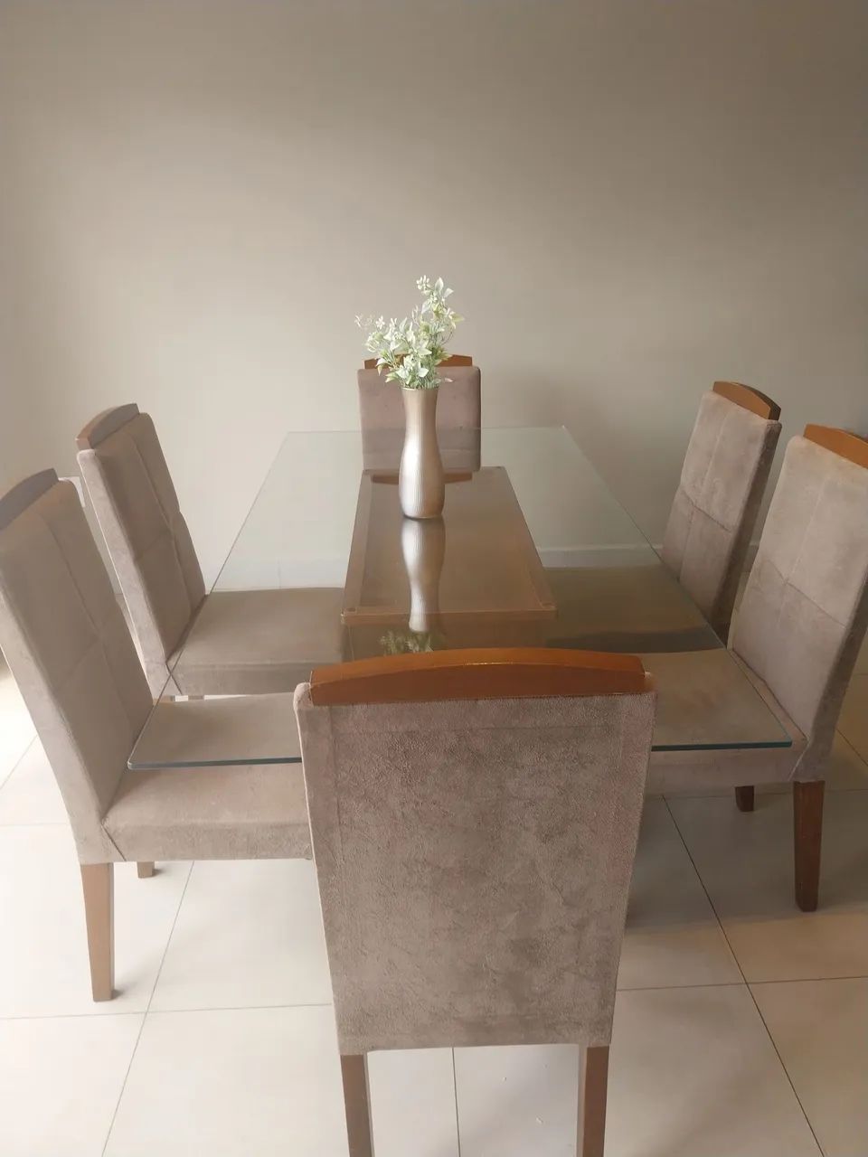 Mesa de jantar com 6 cadeiras. - Foto 2
