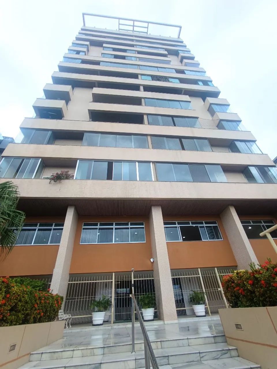 //Ap com 186 M2 próximo ao  Hospital Getúlio Vargas 
