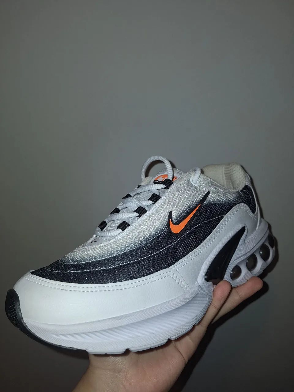Nike Air Max Dn Branco/Preto/Laranja - Foto 4
