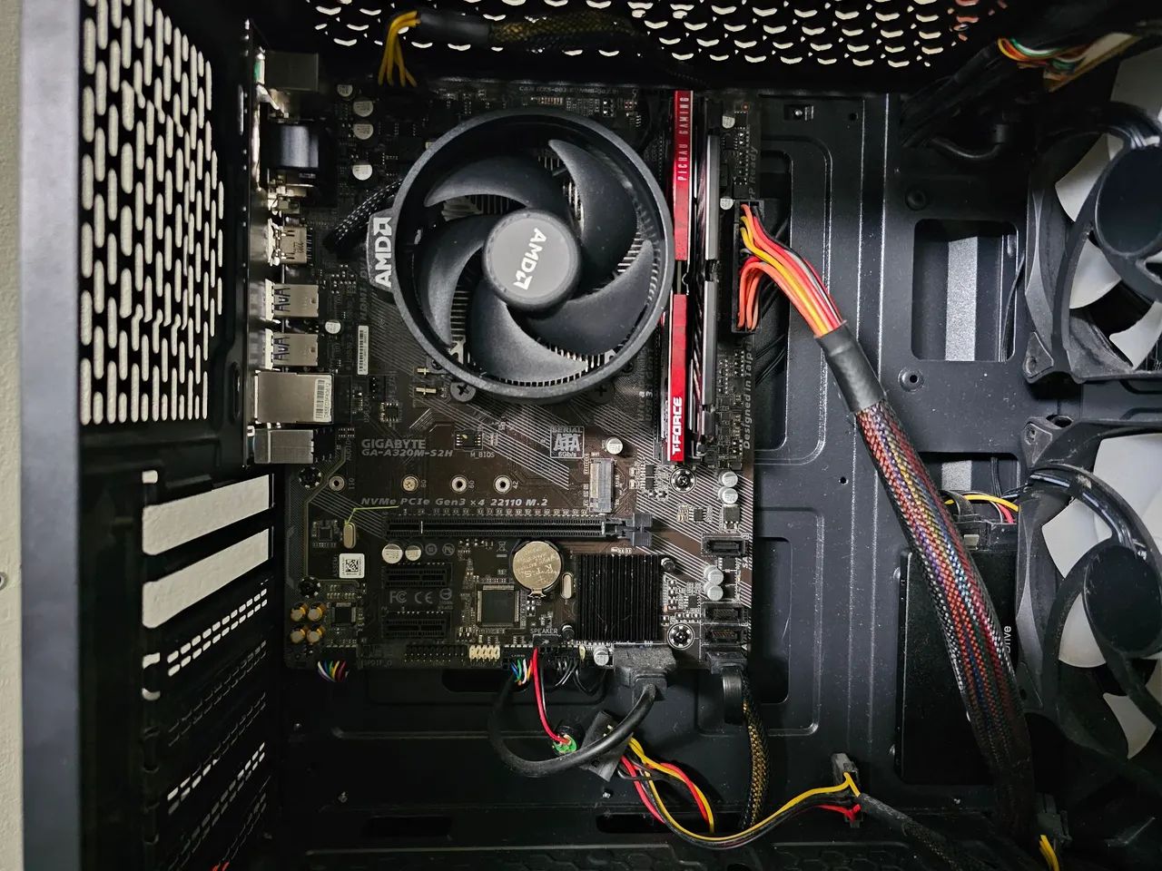 PC GAMER RYZEN + 16 RAM  - Foto 2