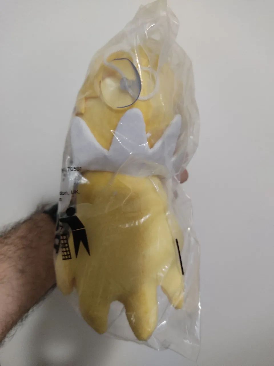 Pokémon Jolteon de Pelúcia  - Foto 4