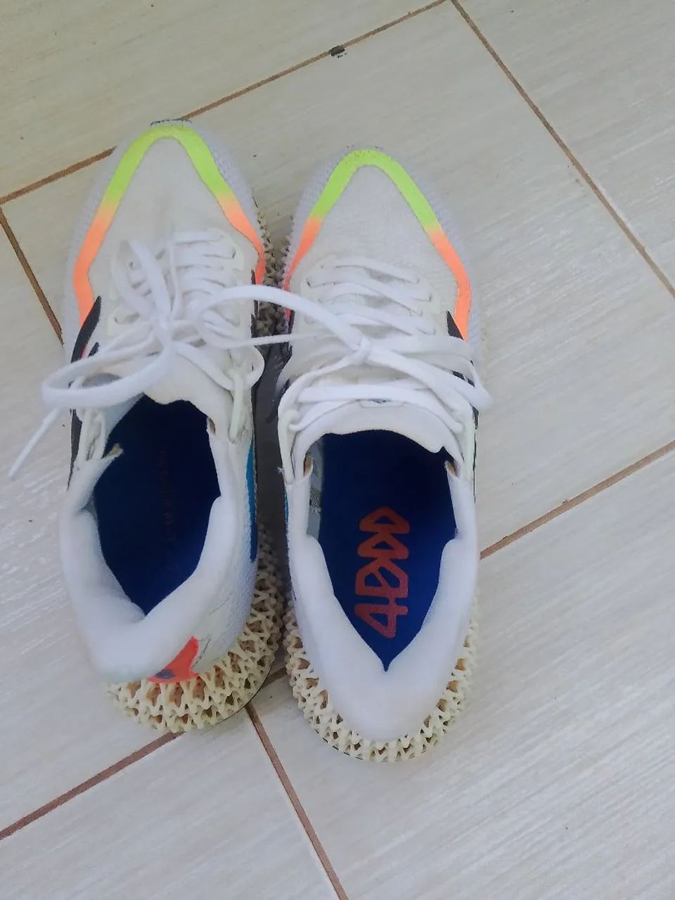 Tênis Adidas 4D zerado barato - Foto 4