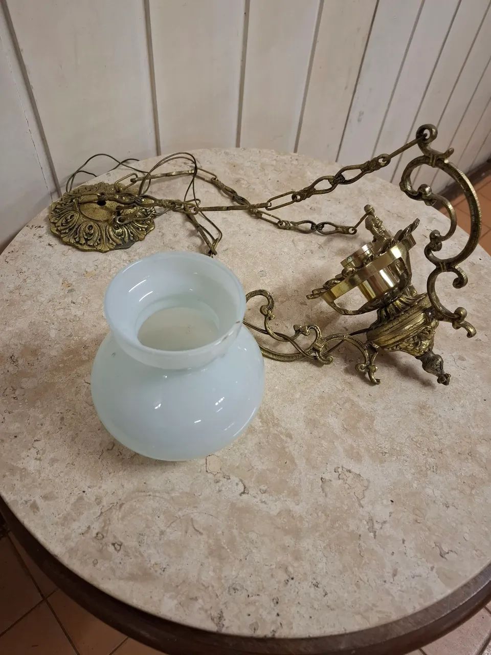 Lustre Pendente Estilo Lampião Colonial - Bronze Maciço e Cúpula Opalina - Foto 3
