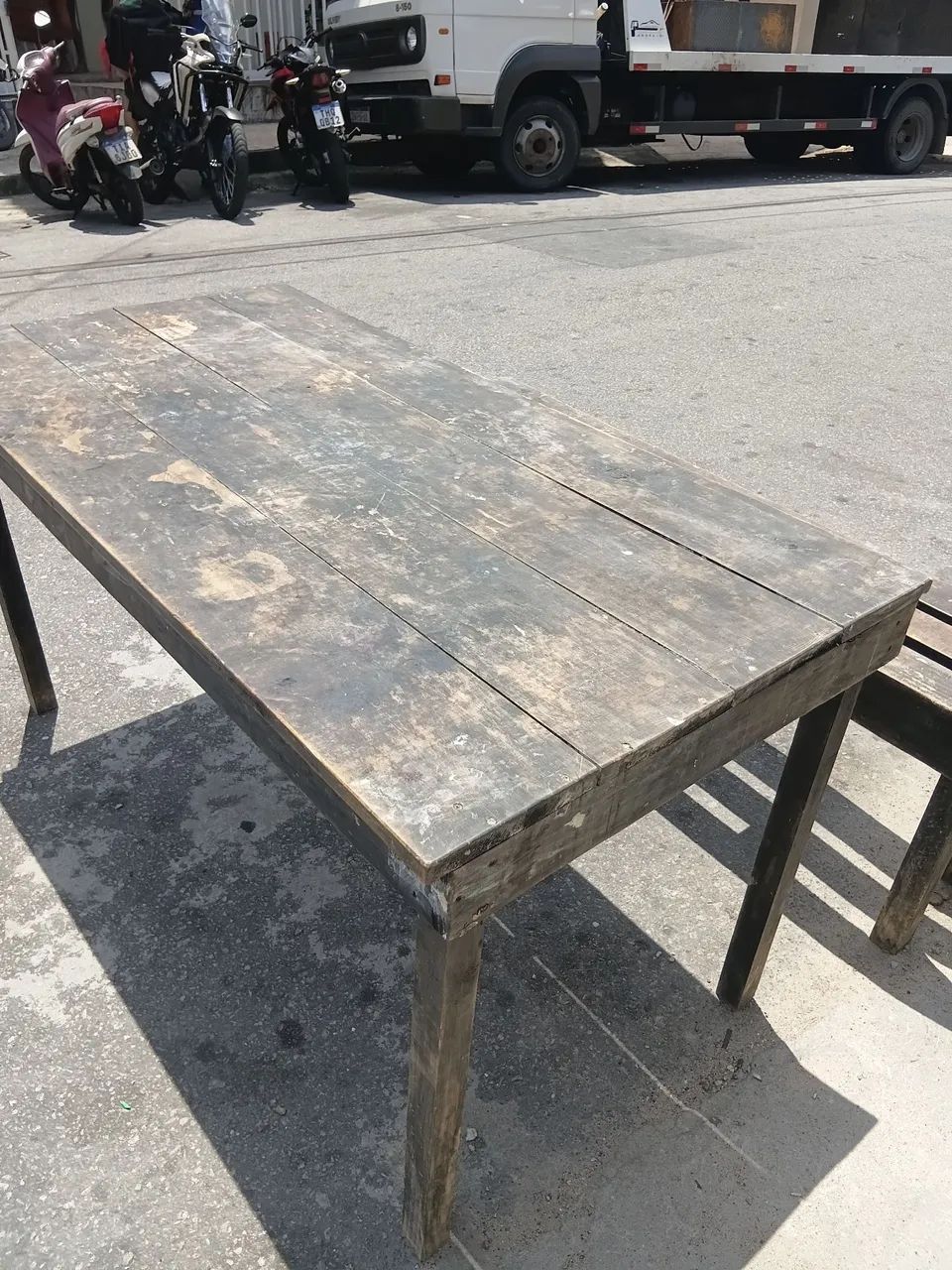 Mesa e cadeira