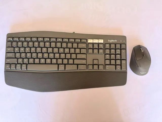 Kit Teclado e Mouse Sem Fio Logitech MK850 Performance - Usado