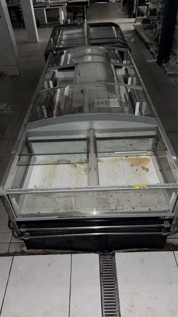 Ilha Expositora Refrigerada Grande para Mercado