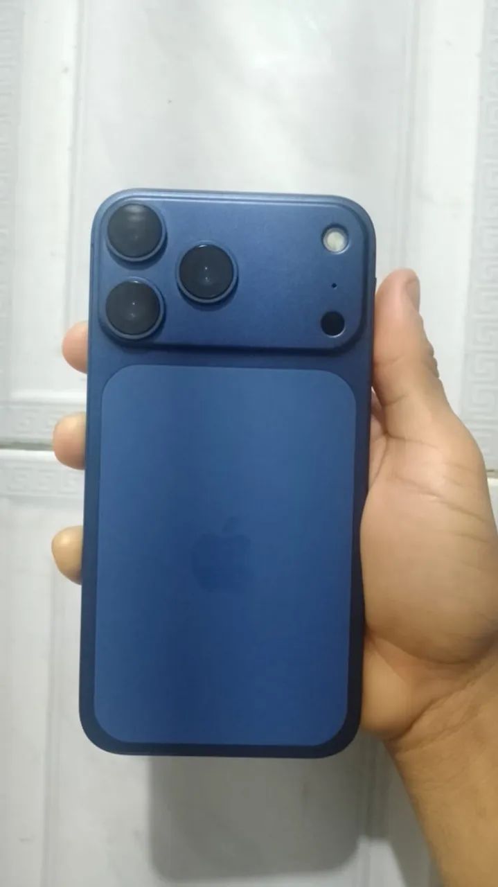 iPhone XR no carcaça do iPhone 17 pro