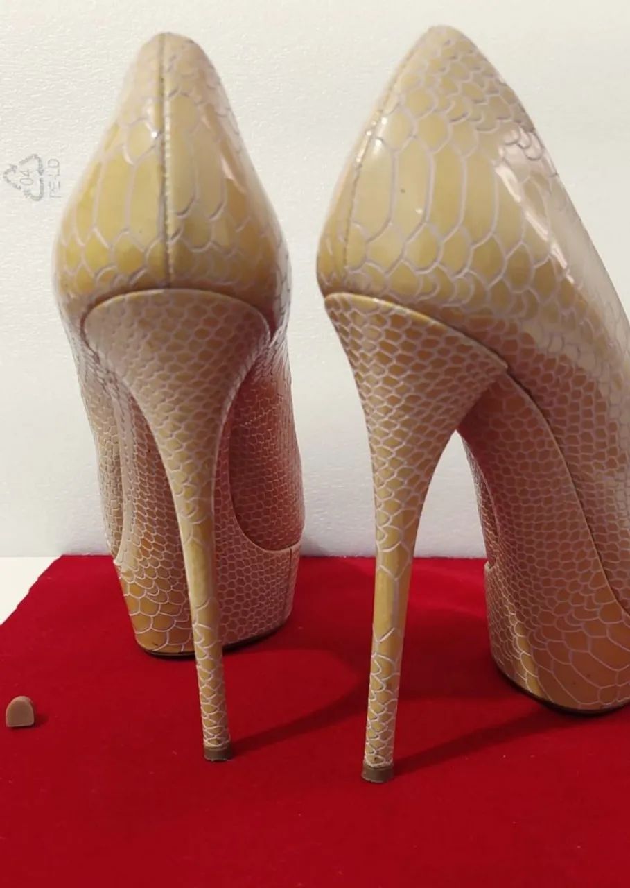 Scarpin Casadei nude. - Foto 5