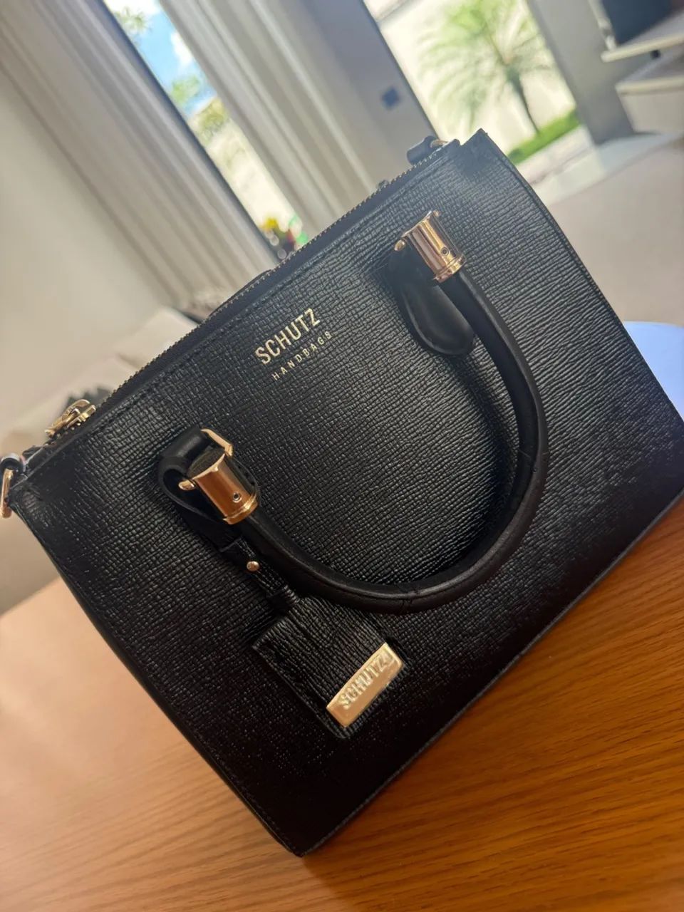Vendo uma bolsa Shutz nova - Foto 2