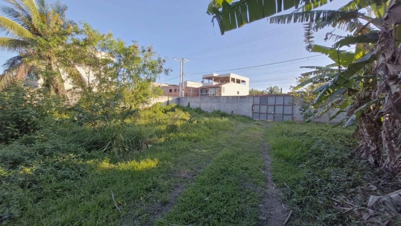 Terreno com área de 2.325 m²