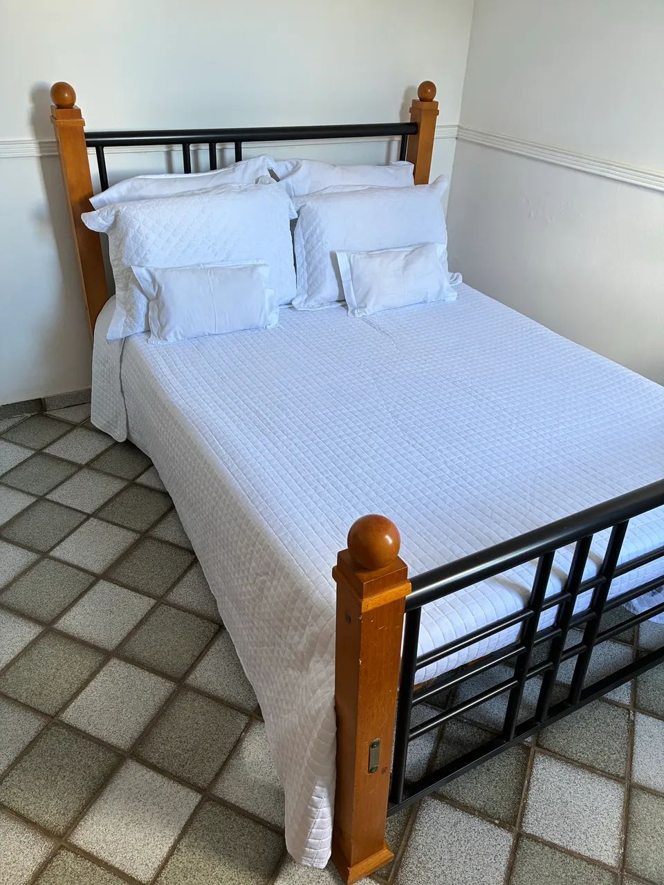 CAMA CASAL VINTAGE - MADEIRA E FERRO - Foto 3