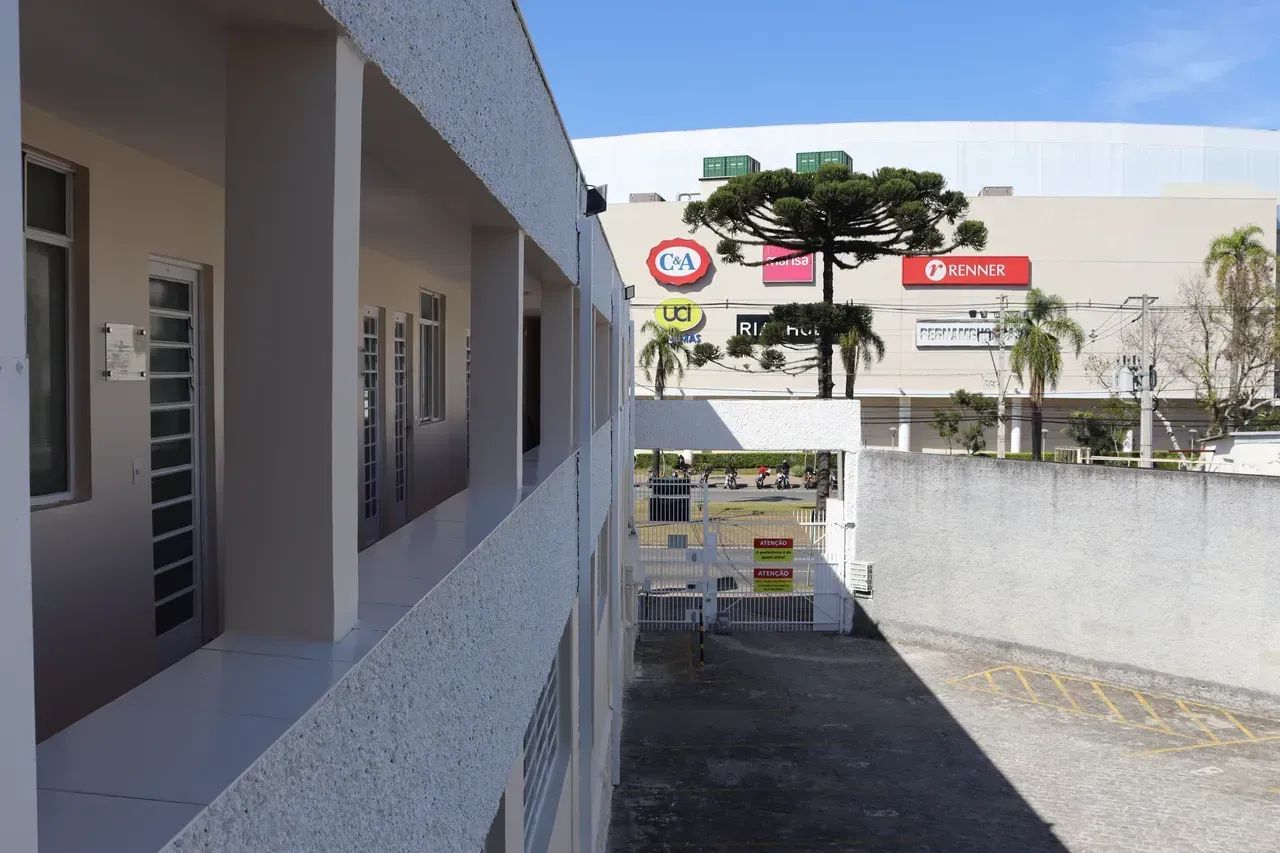 Sala Comercial para Alugar Com 2 Ambientes 39m² Frente ao Shopping Palladium -Água Verde- 