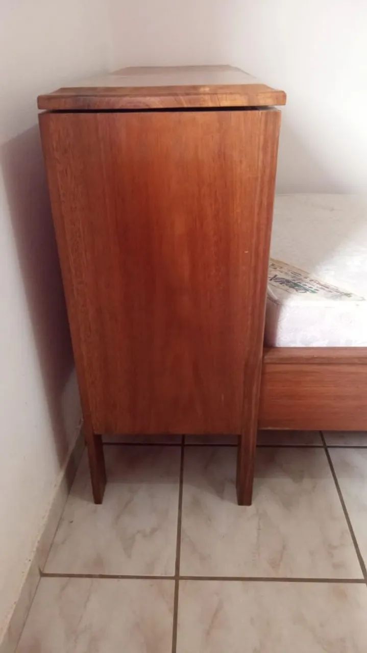 Cama solteiro com baú e colchão.Conservada - Foto 5