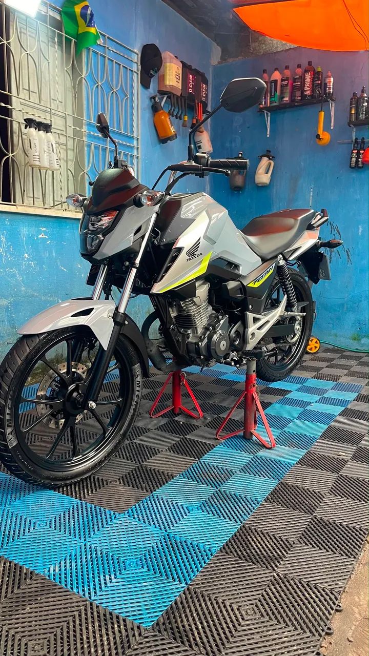 Titan 160