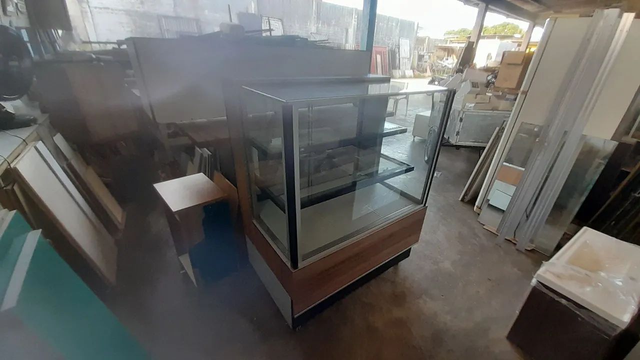 Balcão  vitrine novo pra vender logo - Foto 3