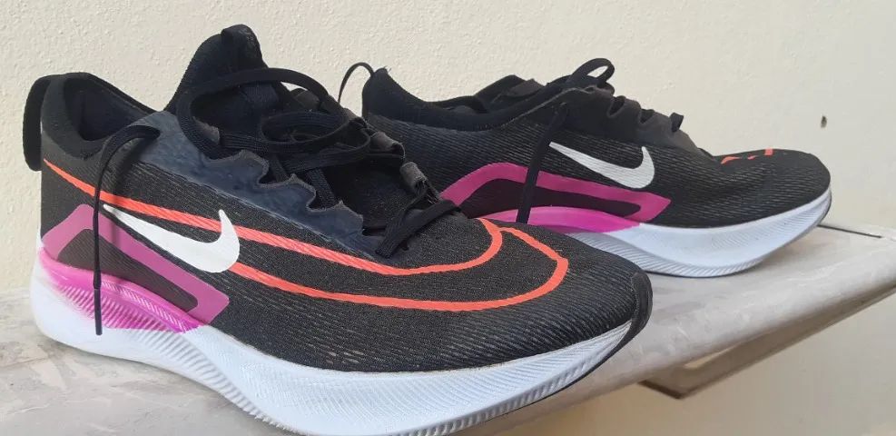Nike Fly Zoom 4, com placa de carbono No 43