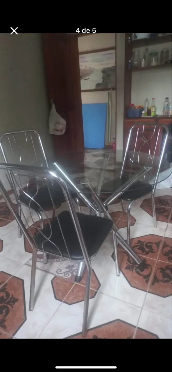 Mesa de vidro 4 cadeiras 