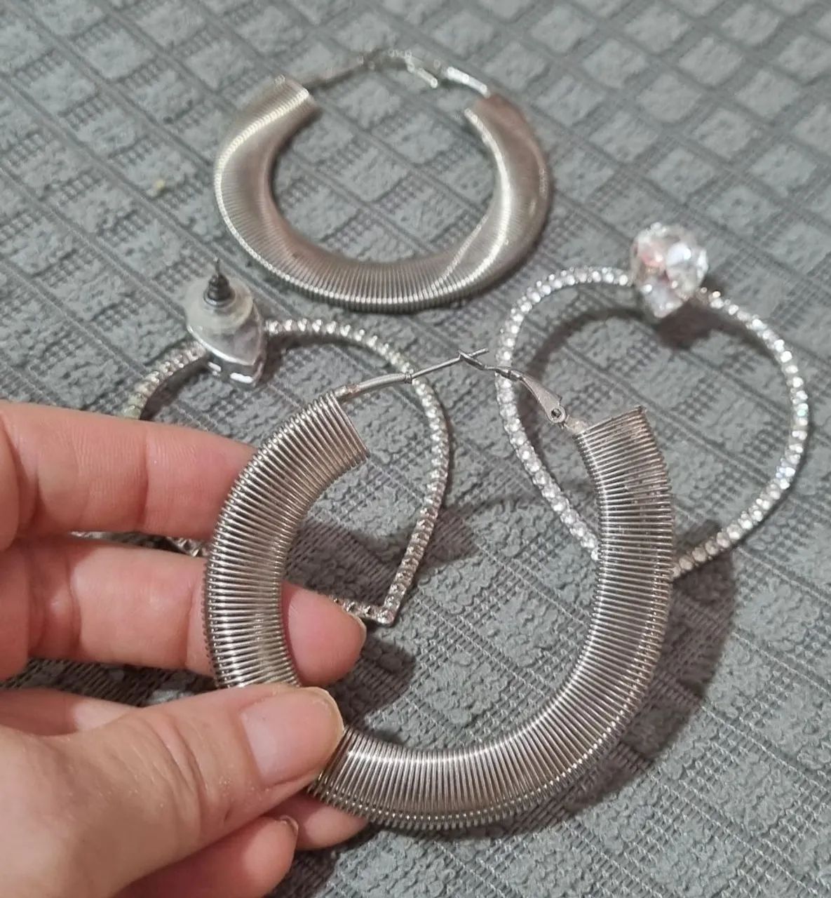 2 pares de brincos maxxi prata - Foto 2