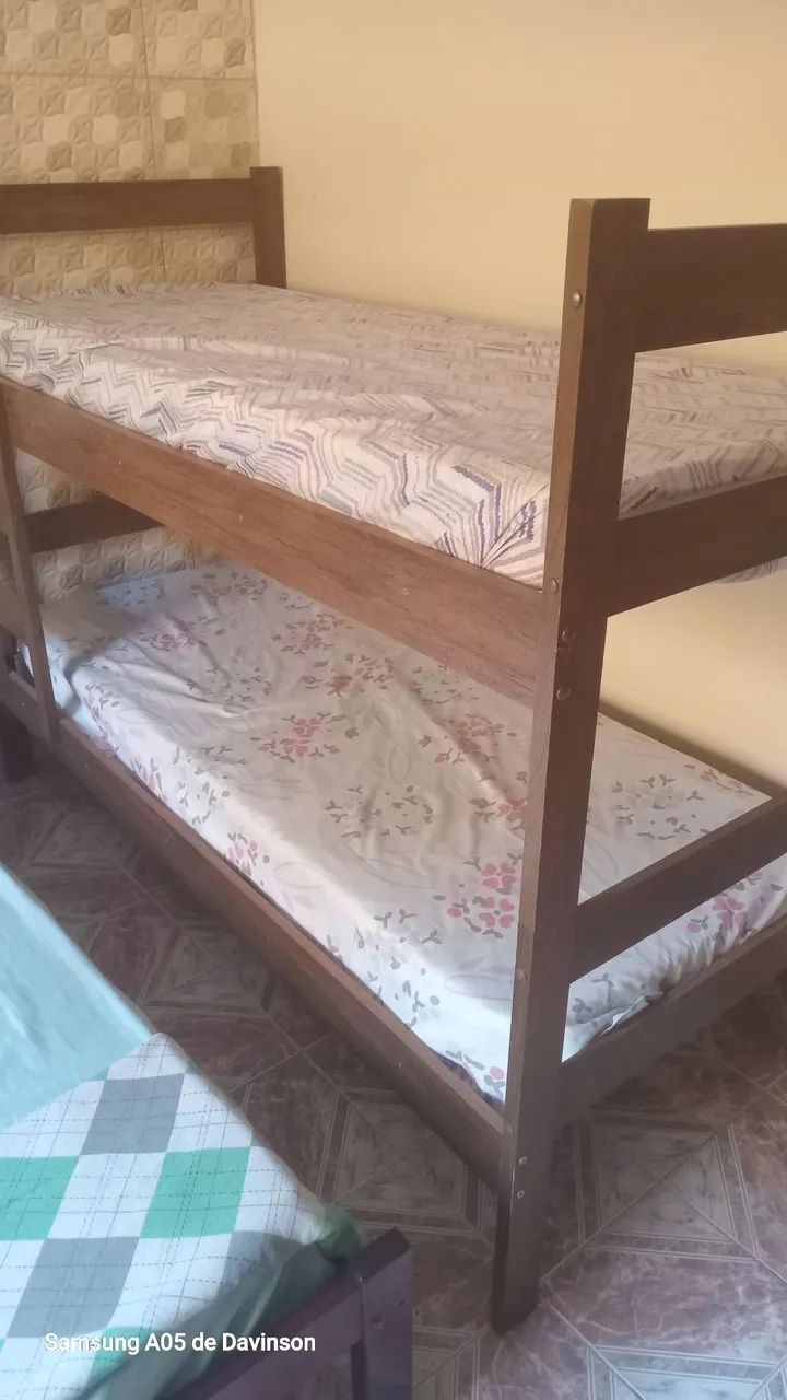 Vendo bicama com colchão seminovos 