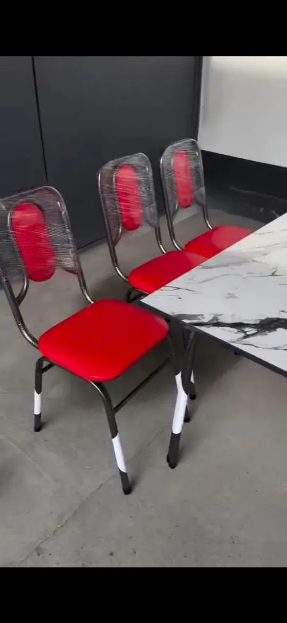 Mesa com cadeiras conjuntos 