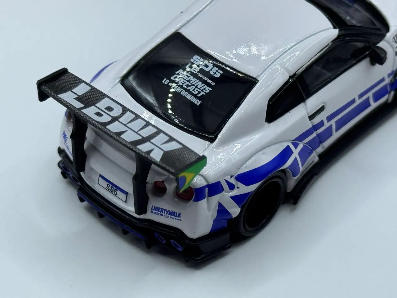 Mini GT 718 - Nissan GT-R (R35) Salão DieCast 2024 (5) - Foto 4
