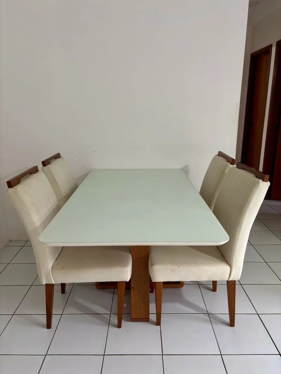 Mesa jantar 4 cadeiras - PREÇO NEGOCIÁVEL 
