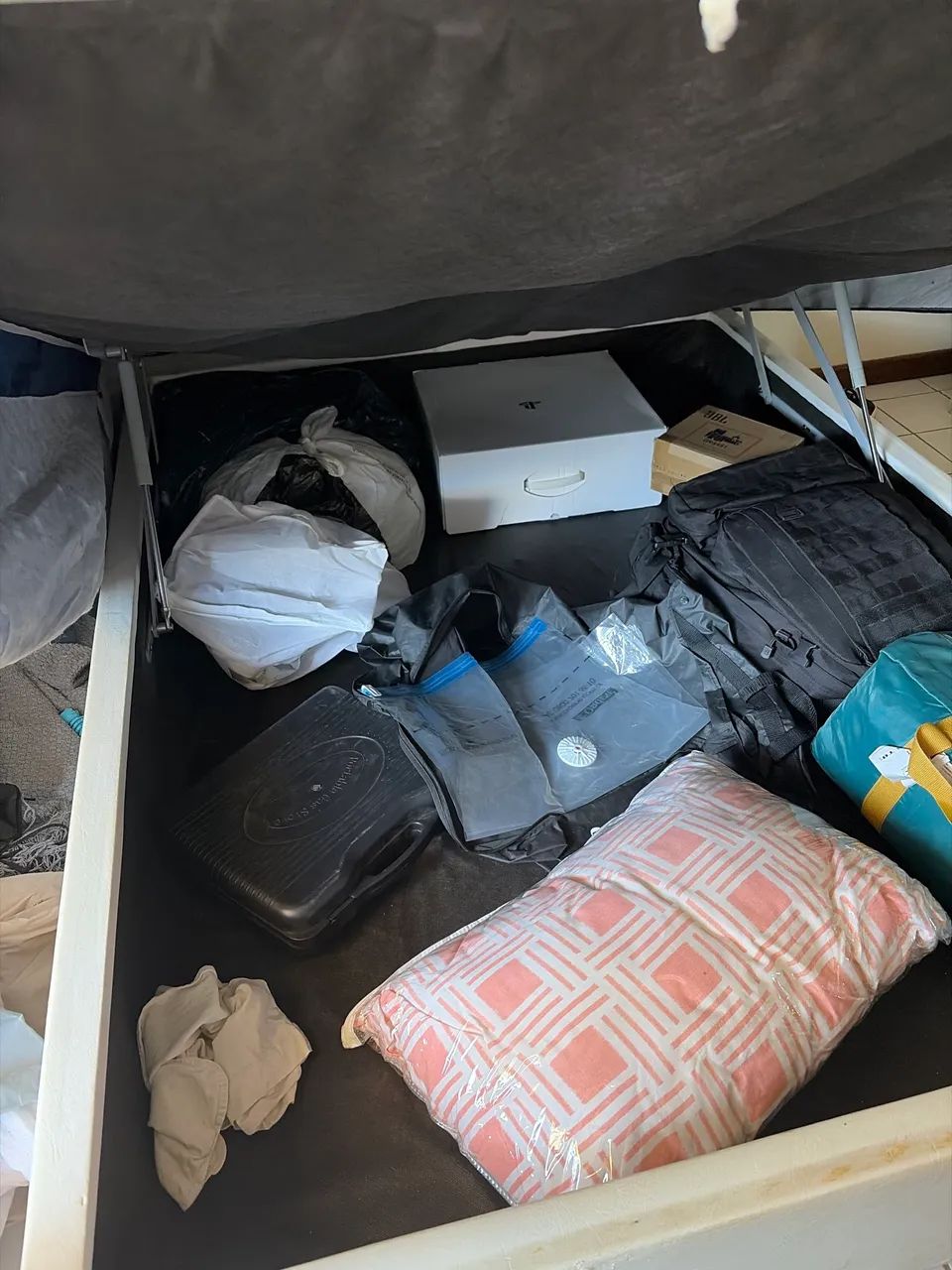 Cama com colchão casal e baú   - Foto 4