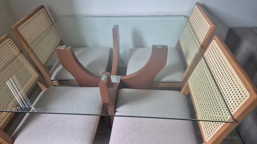 Mesa de jantar quadrada em vidro e madeira - Foto 2
