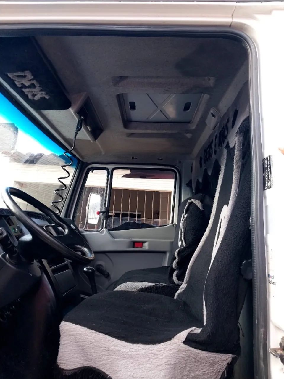 Caminhão bau - Foto 2