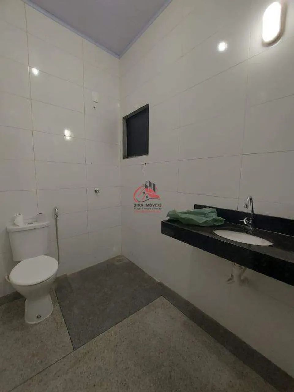 Galpão Comercial com Banheiro e Pia - 30m² - Bairro São Vicente - Foto 4