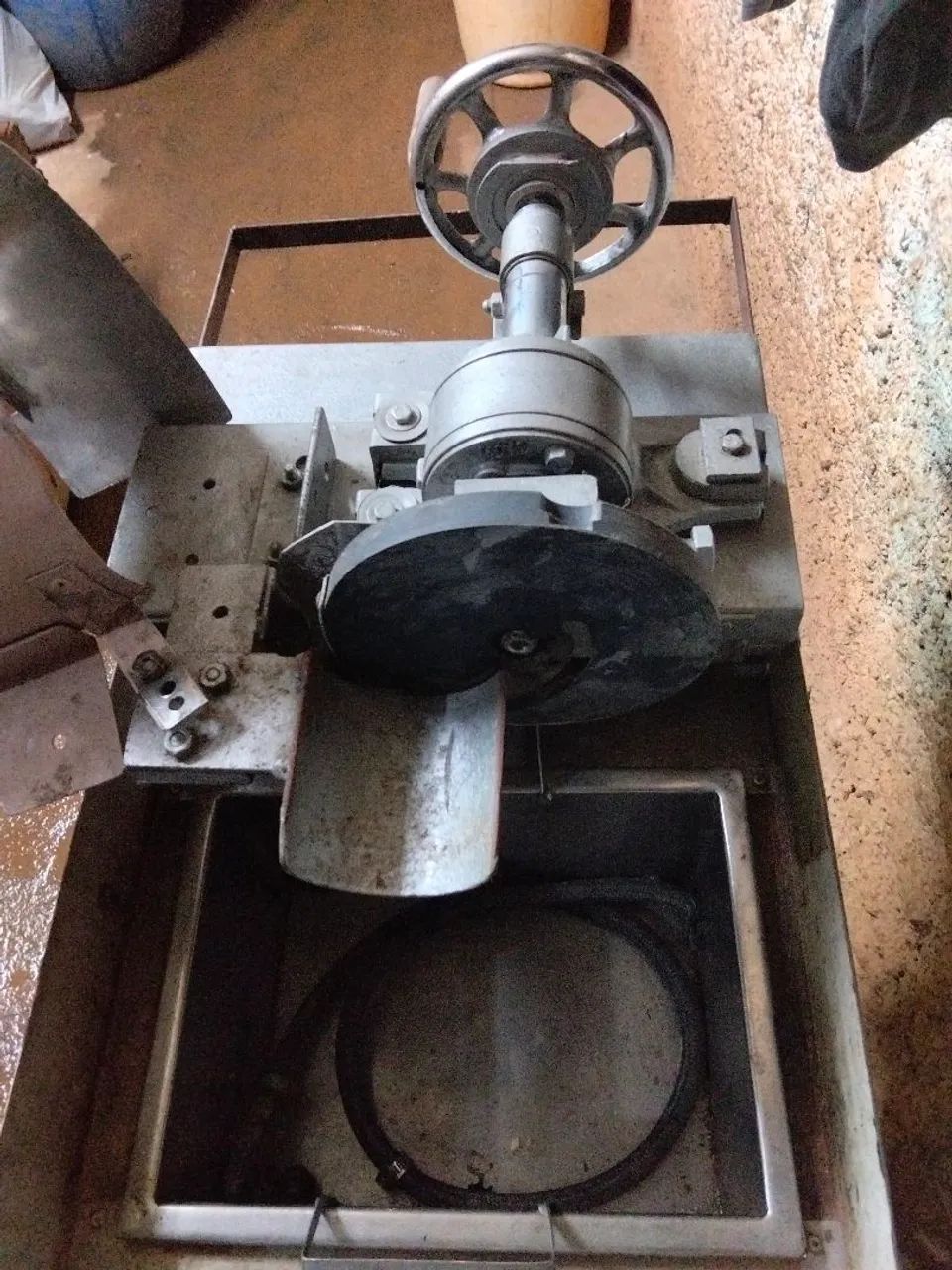  Vendo máquina de corta e frita batata 