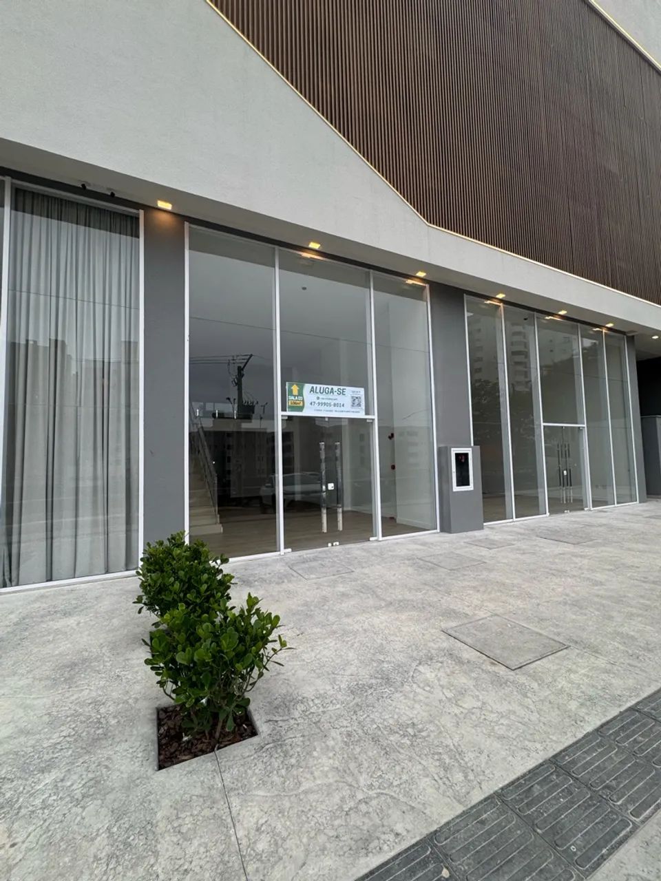 Sala Comercial - Avenida - Itapema - Excelente localização e estacionamento - Foto 5