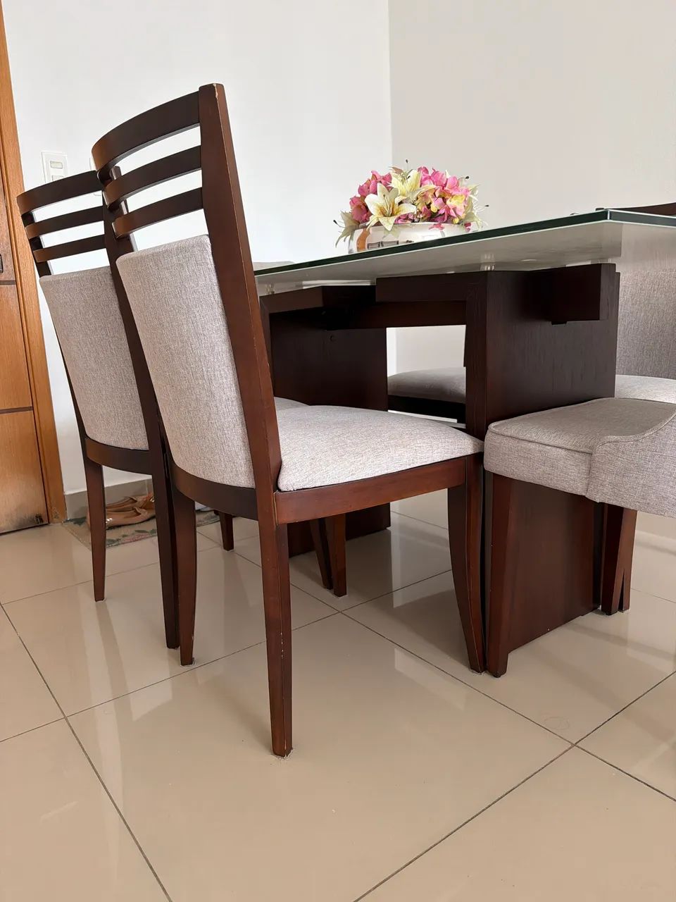 Conjunto de mesa com 4 cadeiras - Foto 3