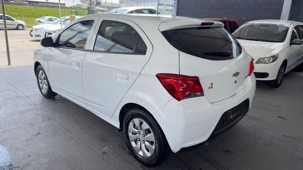 Chevrolet Onix Hatch LT 1.0 8V Flex Power Mec. 4P 2017 - Foto 4