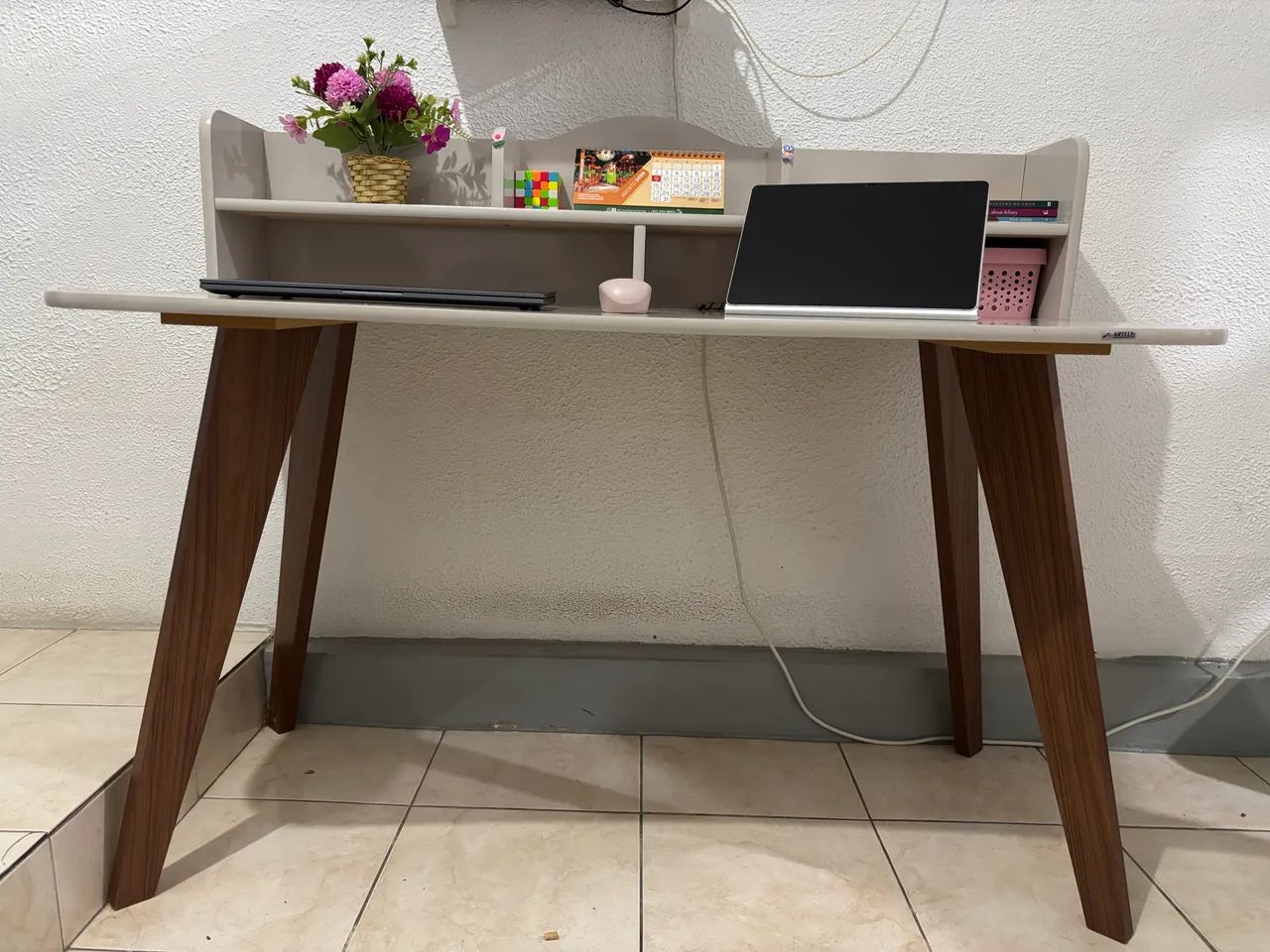 Mesa de estudos - Foto 2