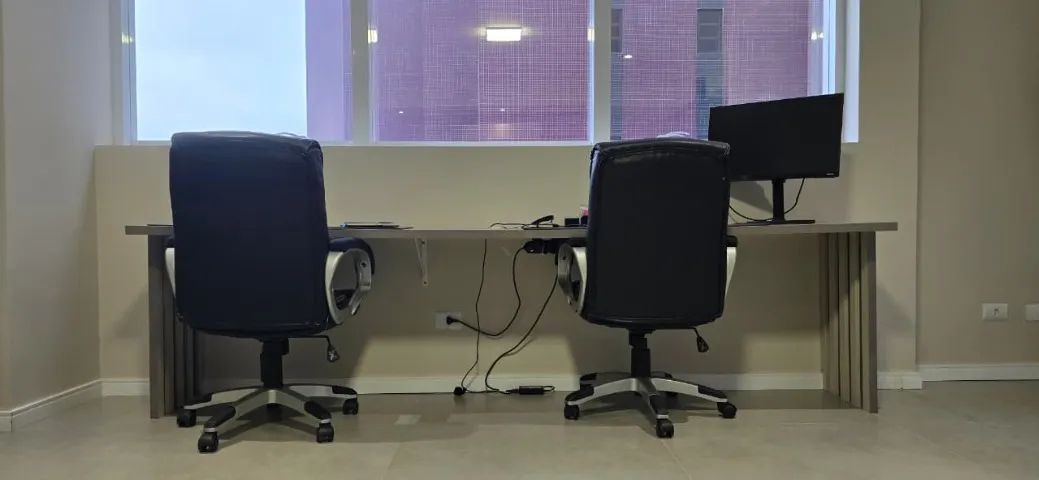 Bancada simples de trabalho 2,75m x 0,55m cor cinza